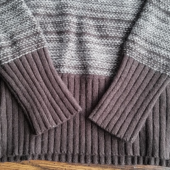 Y2K Old Navy V-neck Wool/Rabbit Hair Blend Sweater - Picture 5 of 8